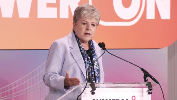 07-Speech-At-a-crossroads---defining-the-future-we-choose